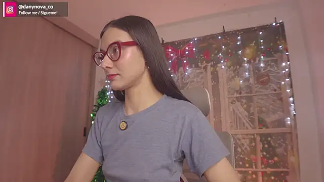 DanyNova_Co live sex cam