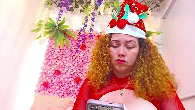 BLONDE_SEXYHOT's cam snapshot