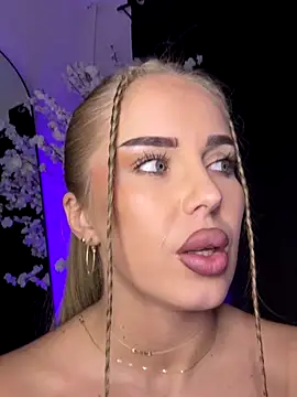 AubrieleRouj1 live sex cam