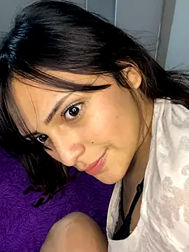 MiaLuxx_'s cam snapshot