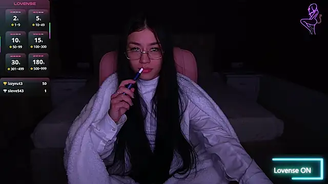 FataleNellie live sex cam