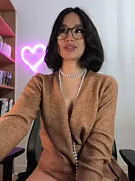 Naughty-Jessie live sex cam