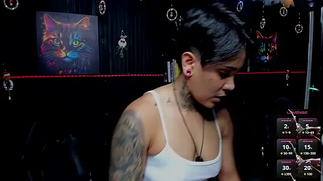 ZhoeStrong live sex cam