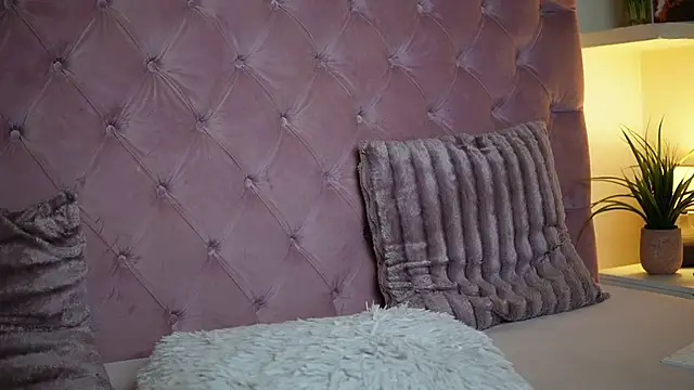 MaiaMini live sex cam