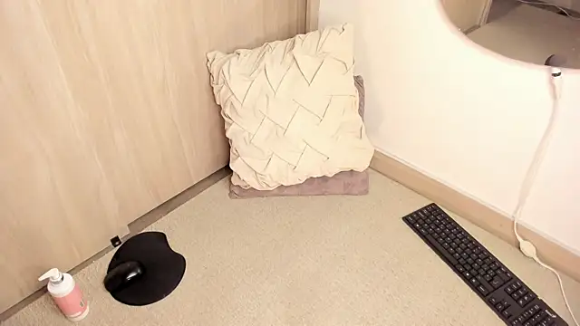 iam-ella18 live sex cam