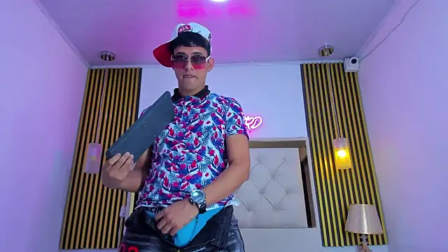 KEVIN_MCKINLEY's cam snapshot