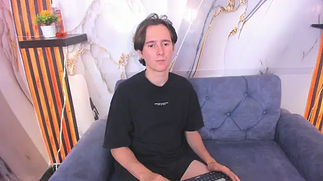 Aaron_LatinMen2's cam snapshot