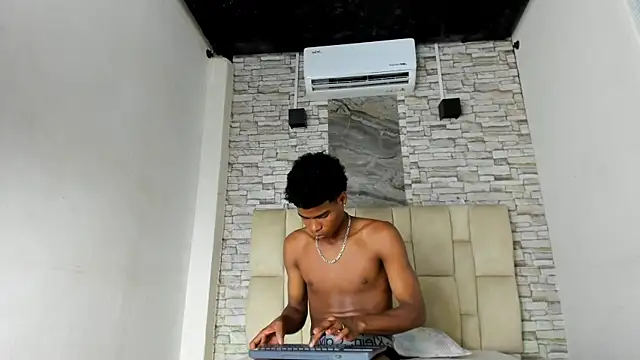 XAVI_LEE live sex cam