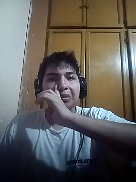 LoganFinds's cam snapshot