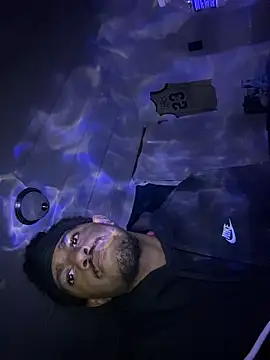 playboyy20's cam snapshot