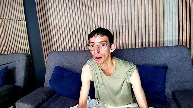 ZyroNight live sex cam