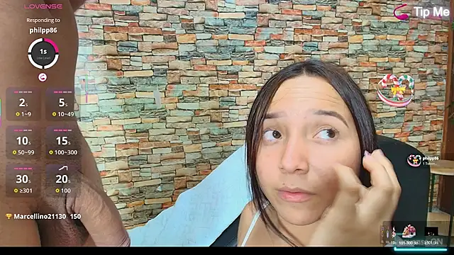 couple_lovelyds live sex cam