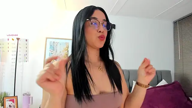 Gigi-bom live sex cam