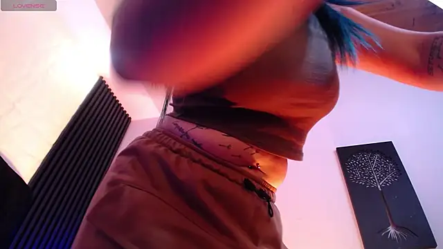 alicia_moom live sex cam