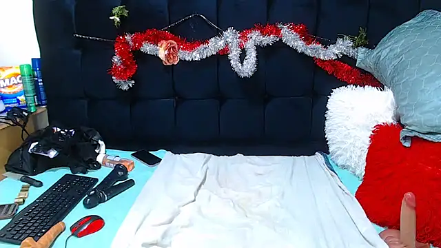 TaurusClitCake live sex cam