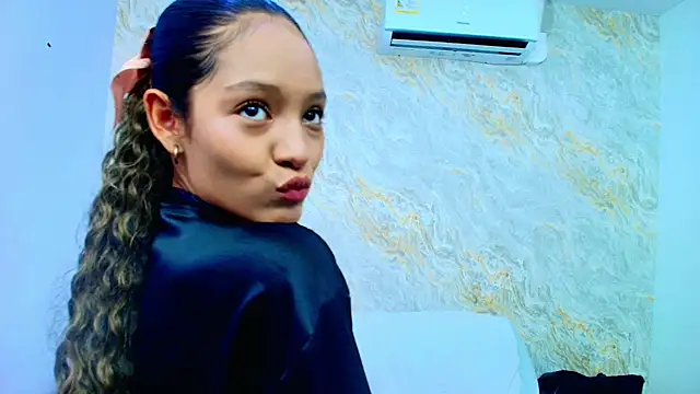 sofiaa_little's cam snapshot