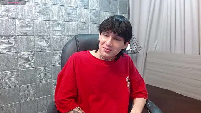 Iantwink18 live sex cam