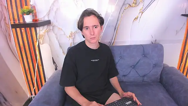 Aaron_LatinMen2 live sex cam