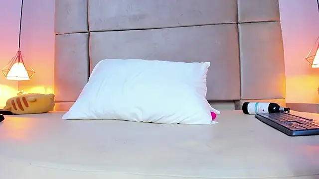 angelaG1's cam snapshot