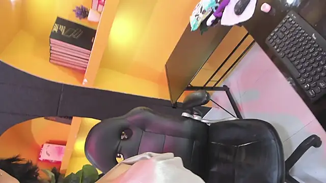 HelenaScott's cam snapshot