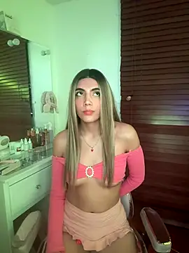 LadyCandy25's cam snapshot