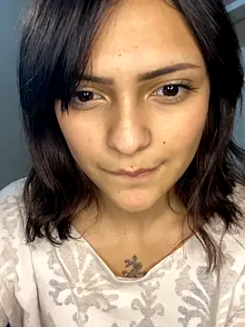 MiaLuxx_'s cam snapshot