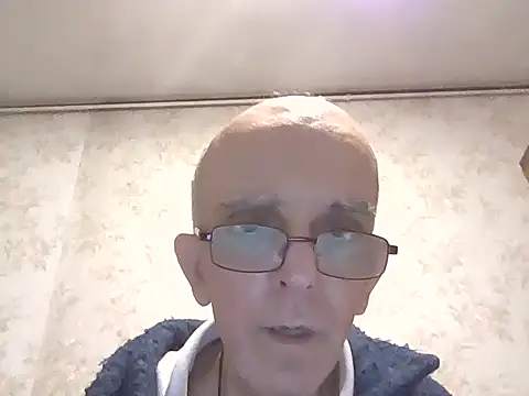 mariusica1@xh live sex cam