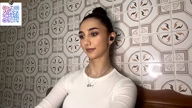 LinaMour's cam snapshot