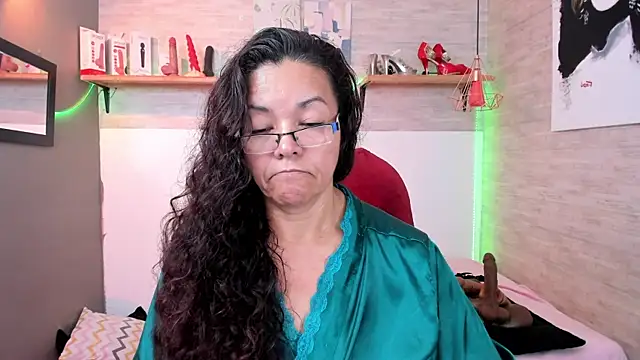 MaturePure live sex cam