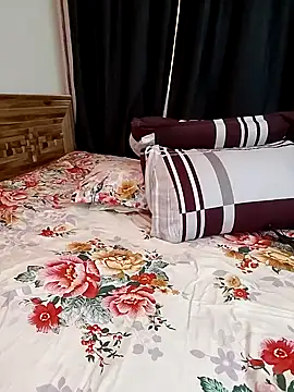 kaamuk_shweta live sex cam