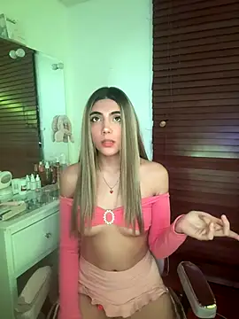 LadyCandy25's cam snapshot