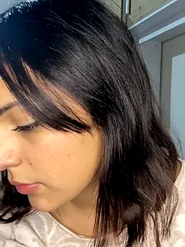 MiaLuxx_'s cam snapshot