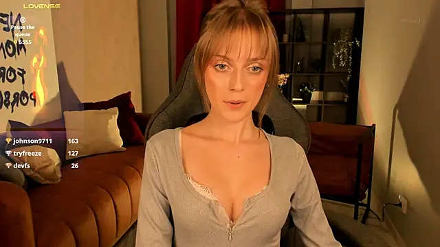 KiraMontoya live sex cam