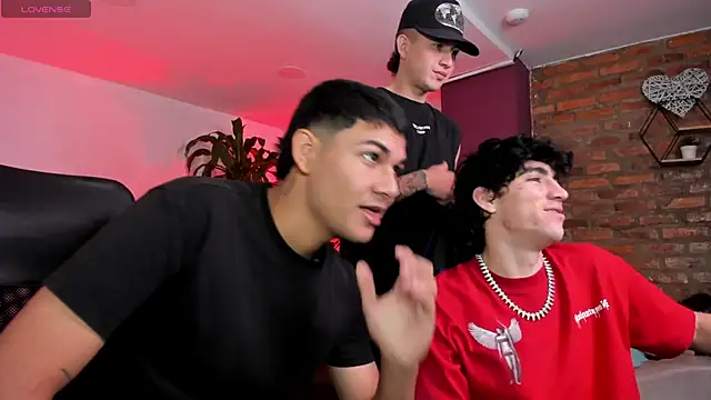 Handsomeboyss19's cam snapshot