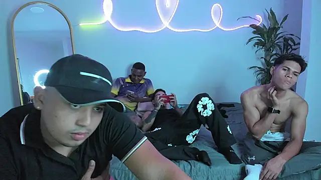 shark_boy28's cam snapshot