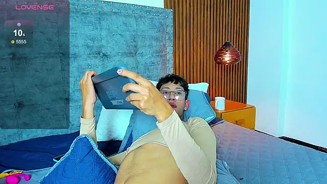 alan_bless18's cam snapshot