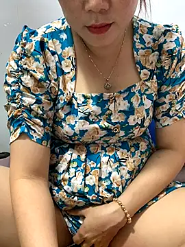 Baby-bigtits live sex cam