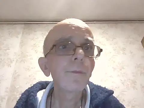 mariusica1@xh live sex cam