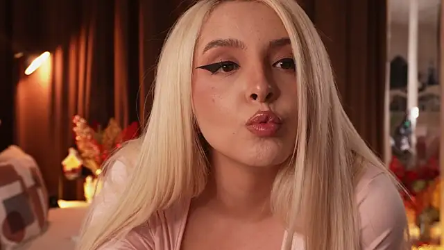 VictoriaMorrone live sex cam