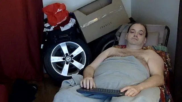 caressonnous live sex cam