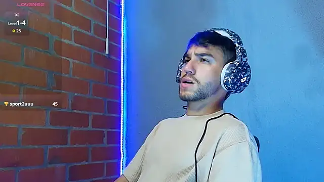 Leandro_valenzuela live sex cam