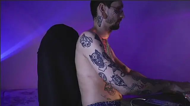 TokyoHatsumoto live sex cam