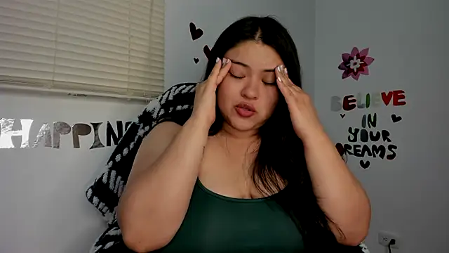 lizzie_c's cam snapshot