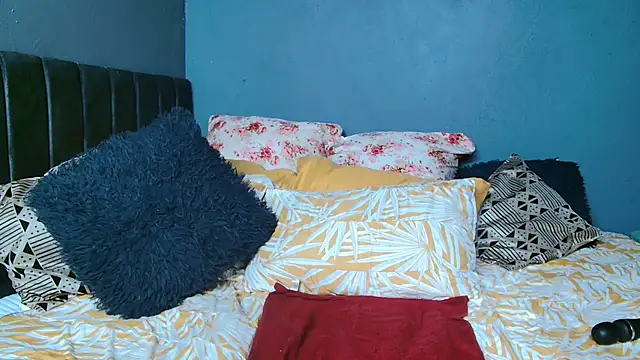 BustyBela42 live sex cam