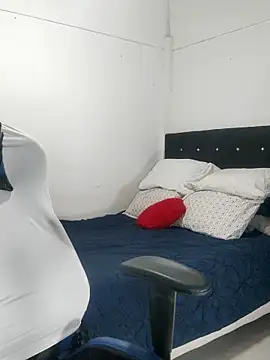 karly_hot_'s cam snapshot