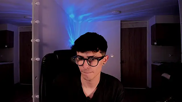 Mikeyvioleta_ live sex cam