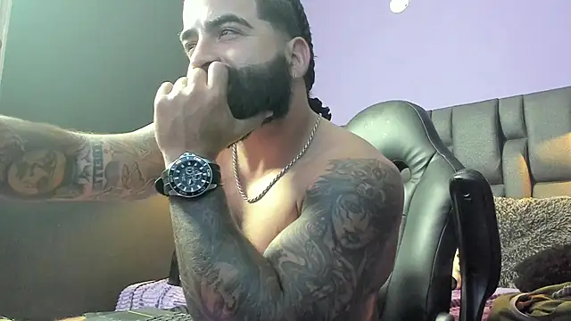 Lyon_vach live sex cam