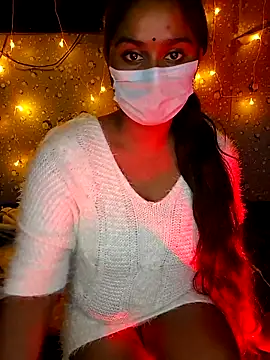 Sweet-Maddlina live sex cam