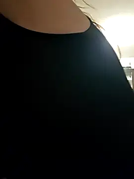 AvaDivaMilf live sex cam