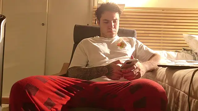 KevinWolf777 live sex cam